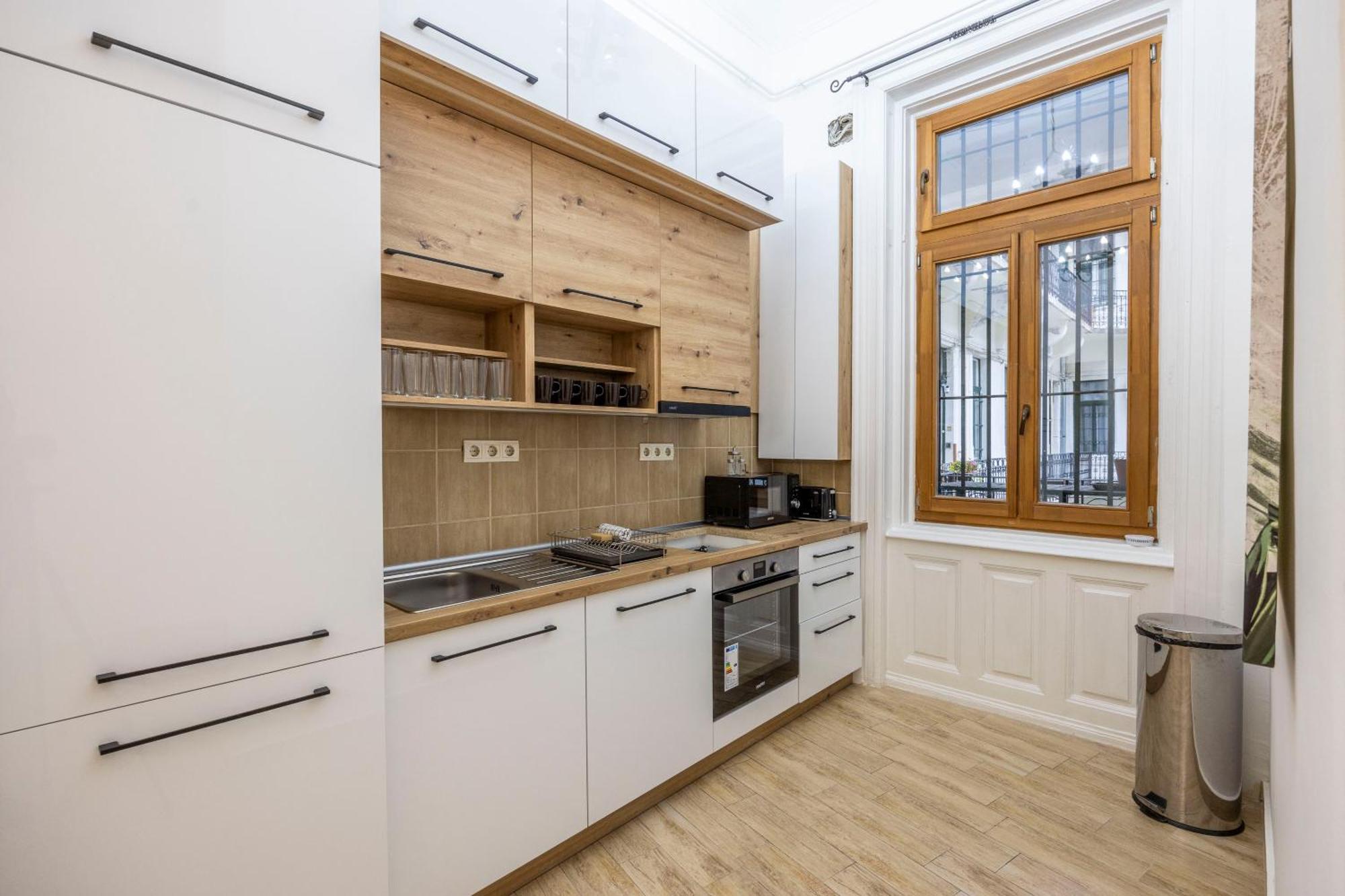 Apartment Deluxe & Cozy Located Joseph Boulevard *