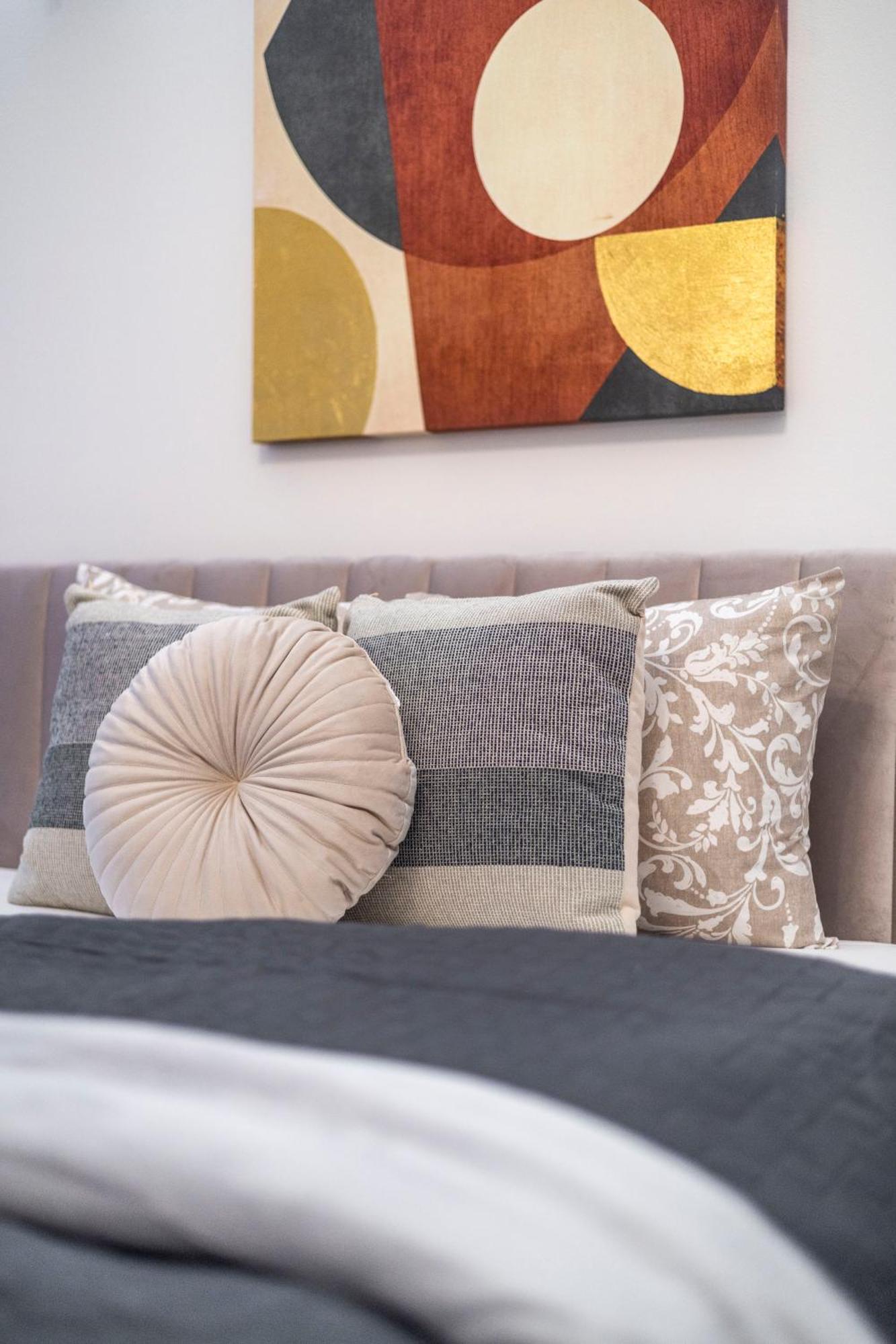 Apartment Deluxe & Cozy Located Joseph Boulevard Budapest