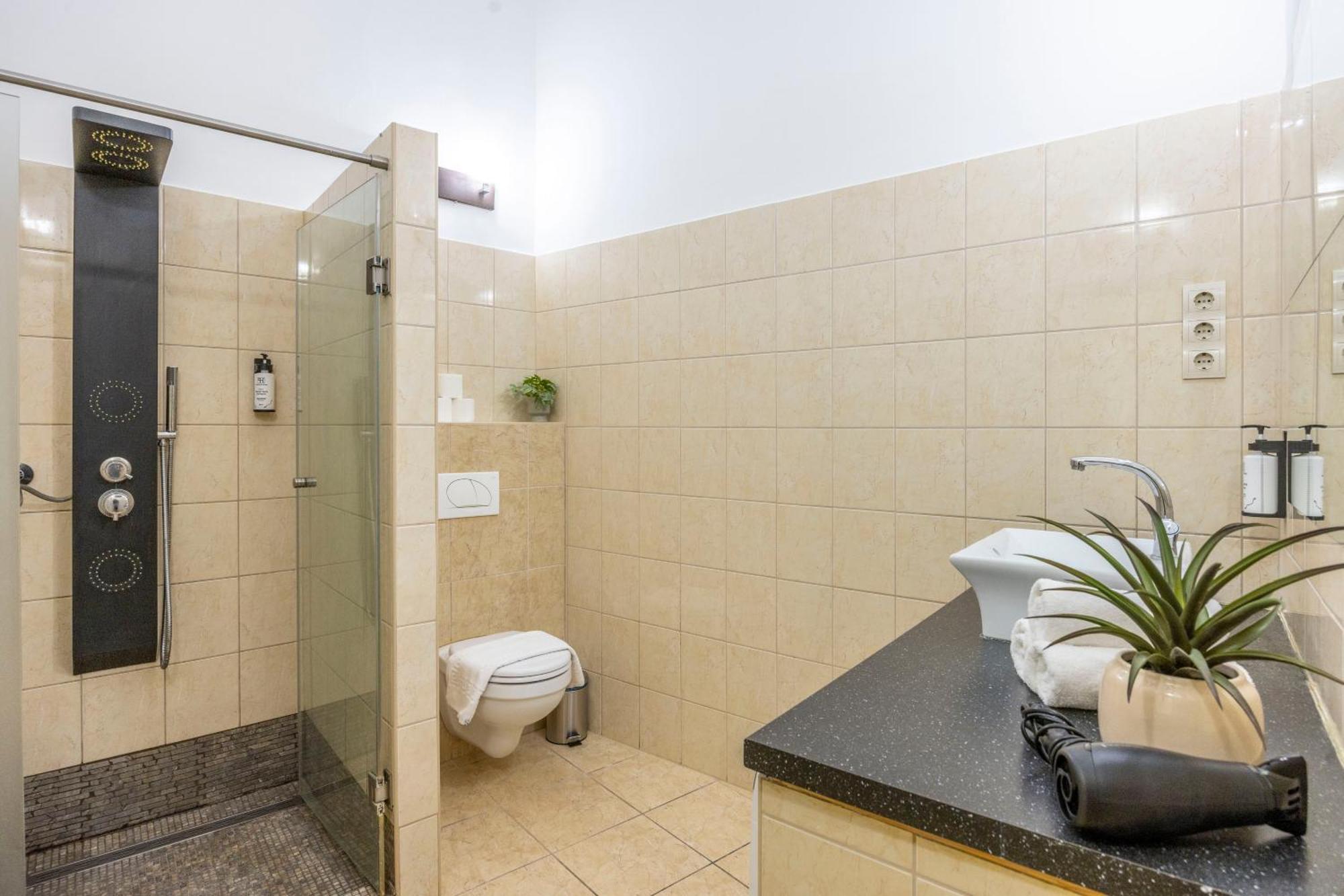 Deluxe & Cozy Located Joseph Boulevard * Budapest