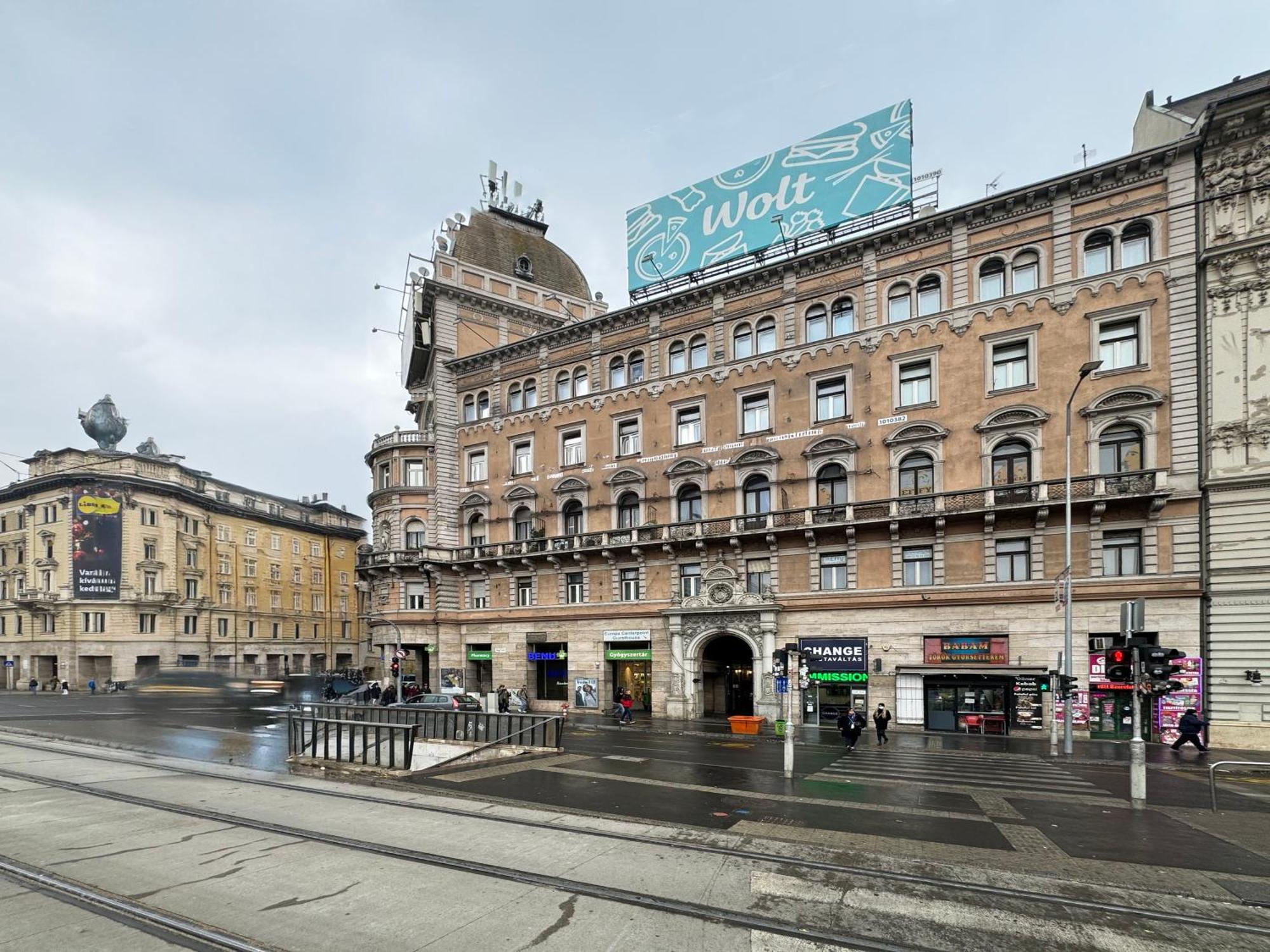 Deluxe & Cozy Located Joseph Boulevard Apartment Budapest