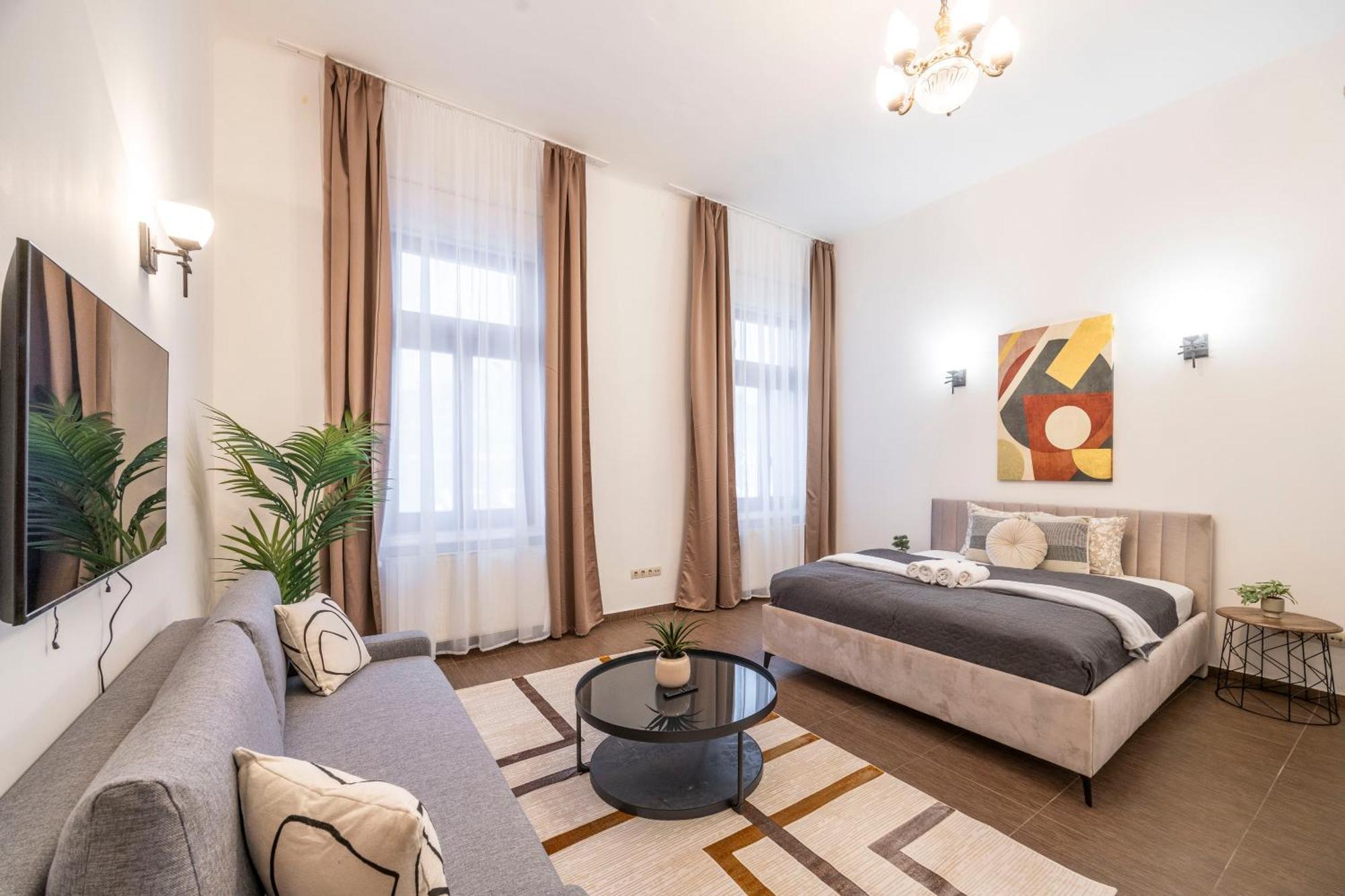 Deluxe & Cozy Located Joseph Boulevard Budapest