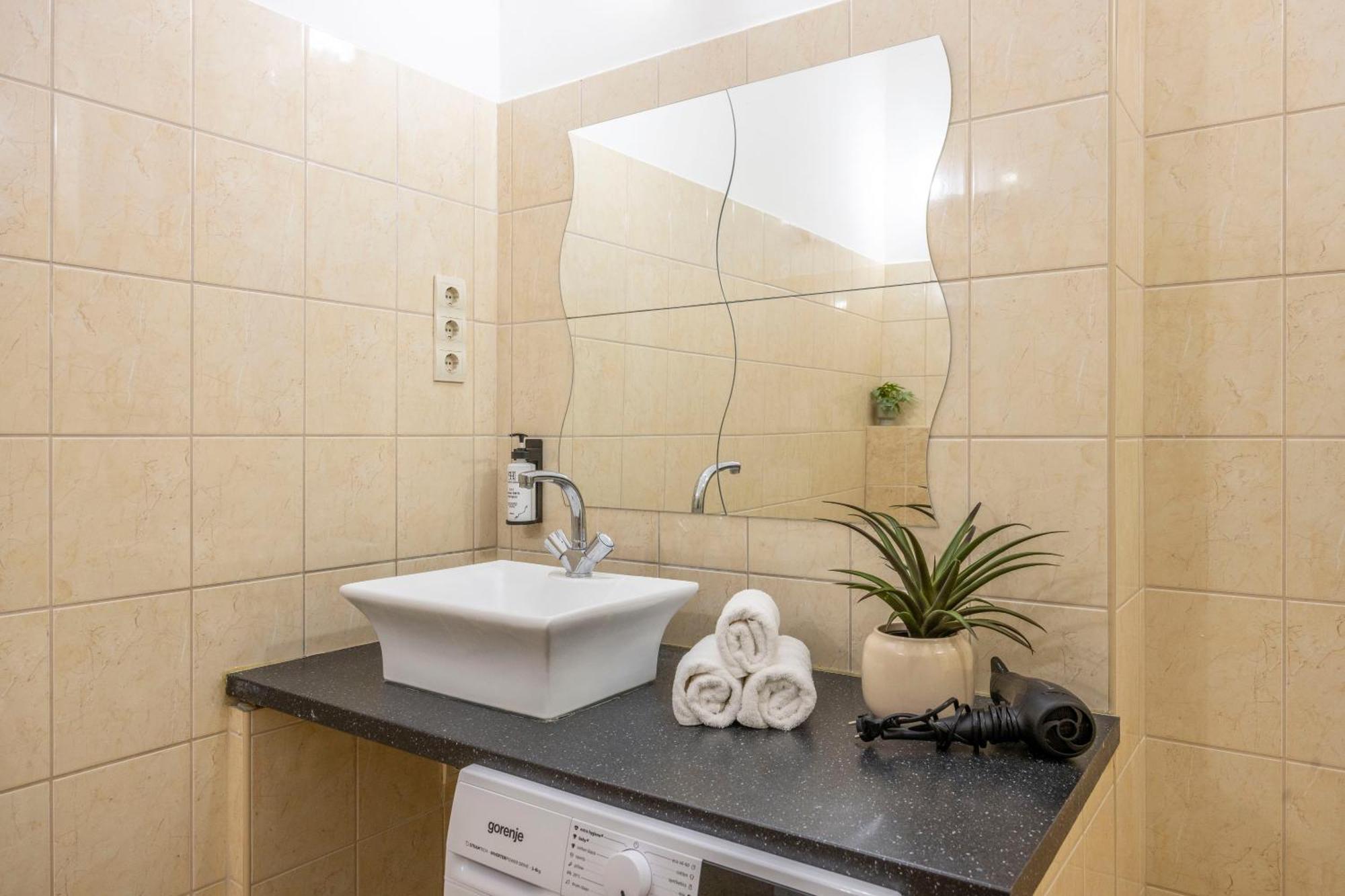 Deluxe & Cozy Located Joseph Boulevard * Budapeszt
